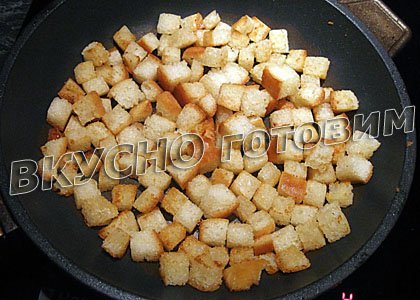 Салат с грудинкой и сухарями - шаг 2