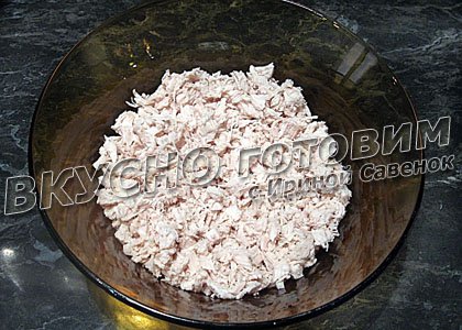 Салат с курицей и ананасами 