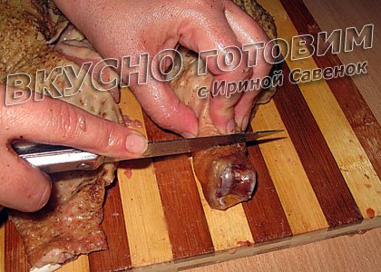 Курица, фаршированная грибами и печенью - шаг 11