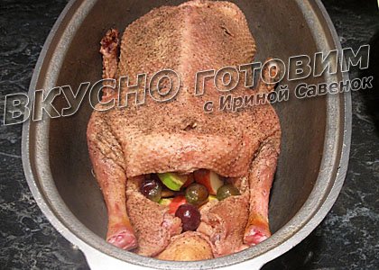 Утка с яблоками и виноградом - шаг 5