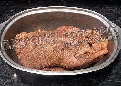 Утка с яблоками и виноградом - шаг 3