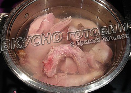 Курица, тушенная с кабачками и яблоками - шаг 2