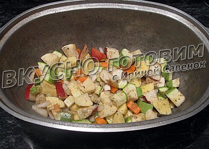 Курица, тушенная с кабачками и яблоками - шаг 4