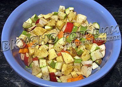 Курица, тушенная с кабачками и яблоками - шаг 3