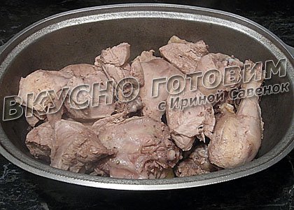 Курица, тушенная с кабачками и яблоками - шаг 5