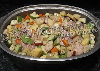 Курица, тушенная с кабачками и яблоками - шаг 6