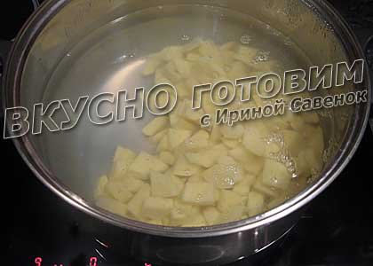 Суп с домашней лапшой и твердым сыром - шаг 1