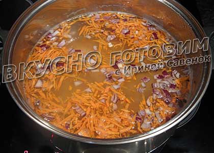 Суп с домашней лапшой и твердым сыром - шаг 2