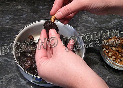 Чернослив с орехом в сметанном желе - шаг 6