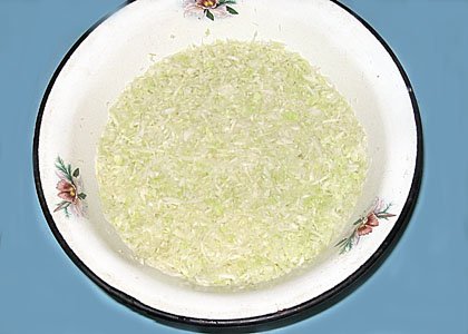 Слоенный салат с курицей и кукурузкой - шаг 1