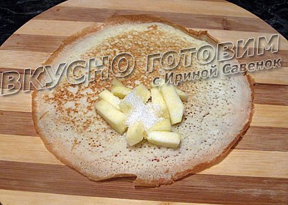 Блины заварные дрожжевые с яблоками - шаг 2