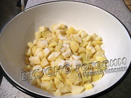 Салат рыбный с маринованными грибами - шаг 1