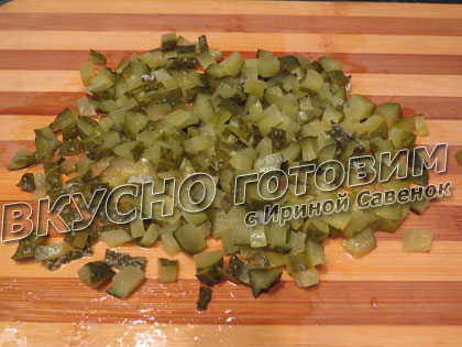 Салат с курицей, сухариками и зеленым горошком - шаг 3