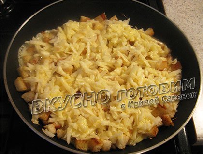 Яйца с сухариками и яблоками на завтрак - шаг 3