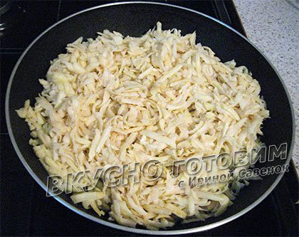 Жареный картофель с зеленым луком и укропом - шаг 1