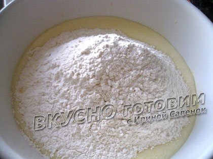 Простой клубничный пирог - шаг 3