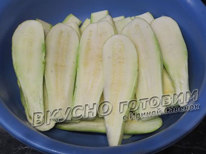 Кабачки в яйце - шаг 1