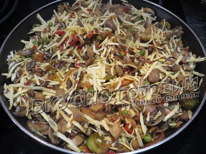 Пицца с грибами и овощами - шаг 6