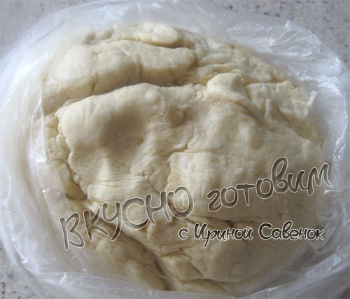 Пирог с крабовыми палочками и брынзой - шаг 2