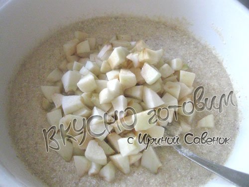 Манник без муки с яблоками и орехами - шаг 6