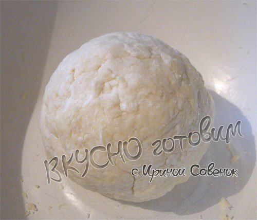 Пирог с  трема сырами  и чесноком - шаг 3