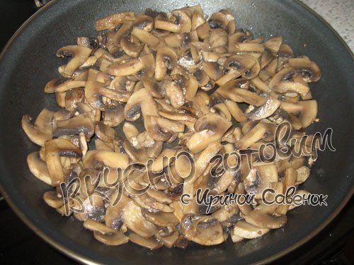 Пицца с утиным мясом, грибами и овощами - шаг 3