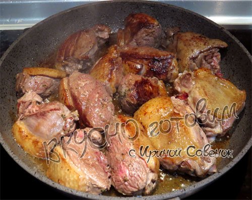 Гусь тушеный кусочками со смородиной - шаг 2