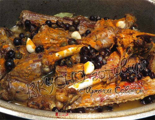 Гусь тушеный кусочками со смородиной - шаг 8