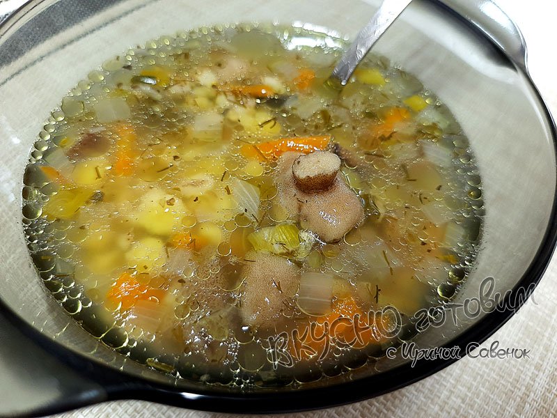 Суп с грибами и перловкой